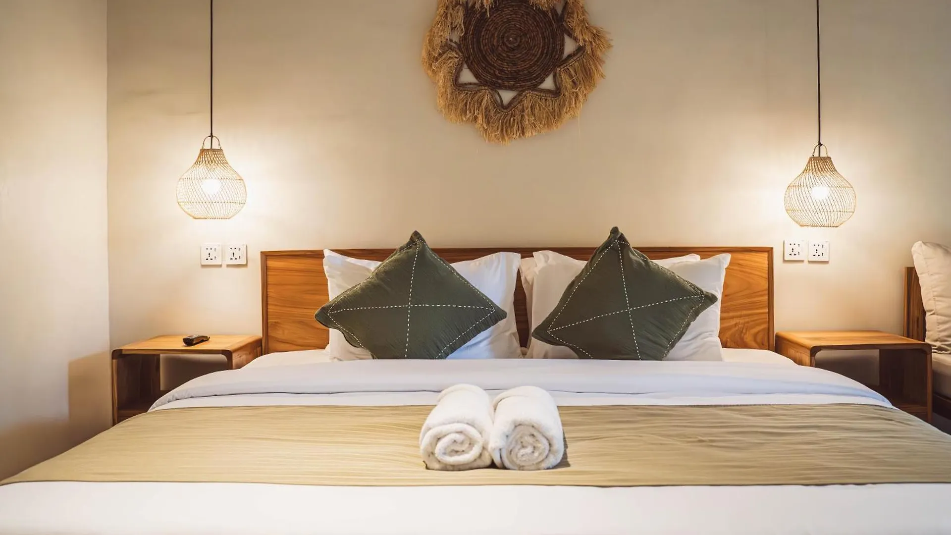 White Penny Hostel Seminyak