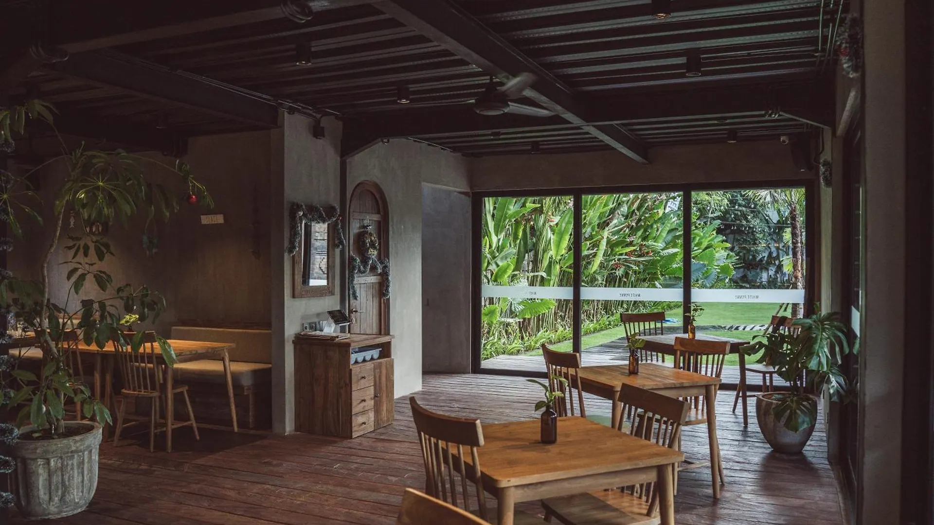 White Penny Hostel Seminyak  0*, Seminyak (Bali) Indonesia