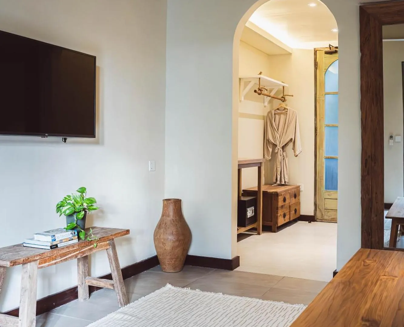 White Penny Hostel Seminyak