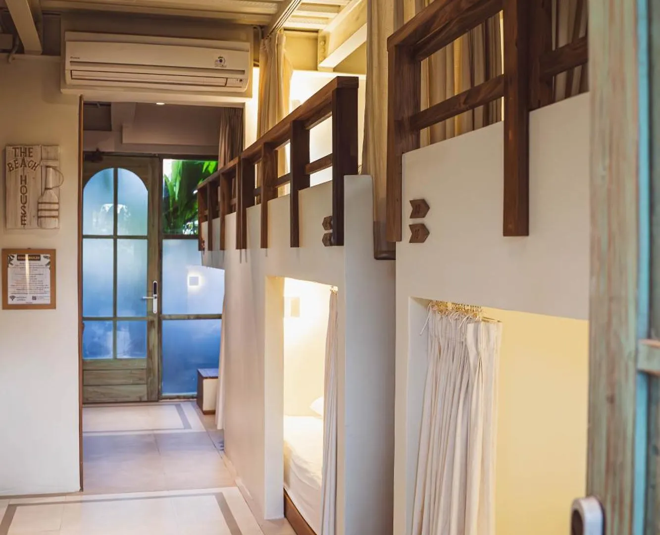 White Penny Hostel Seminyak